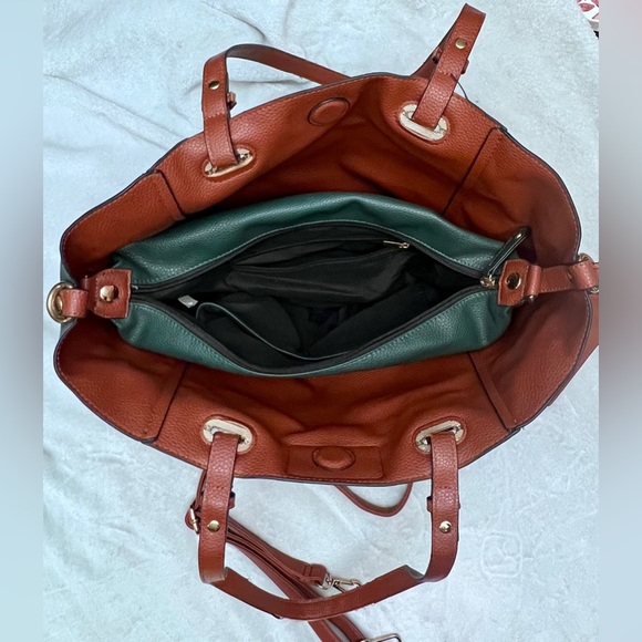 G.H. Bass & Co. Women's hunter green Faux Leather 3 in 1 Tote - Picture 5 of 7